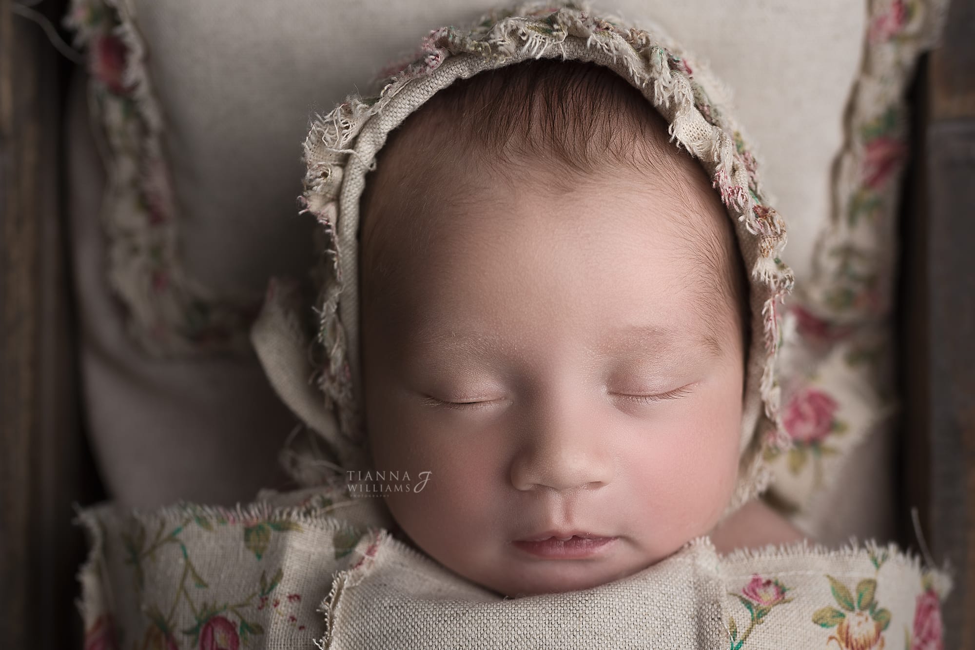 Newborn Baby Photography: Esrae’s Portrait Session
