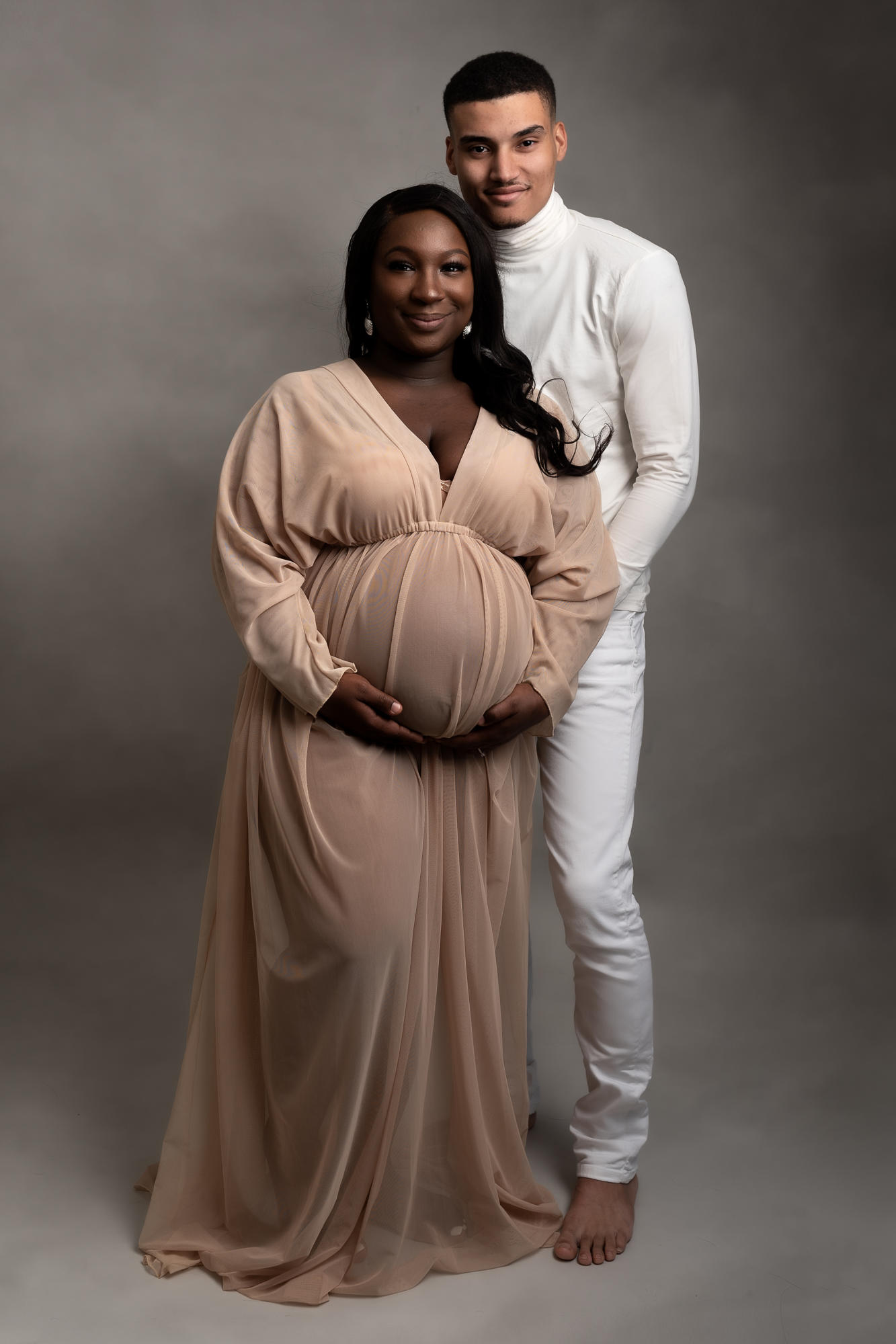 Can My Husband Be In My Maternity Photoshoot