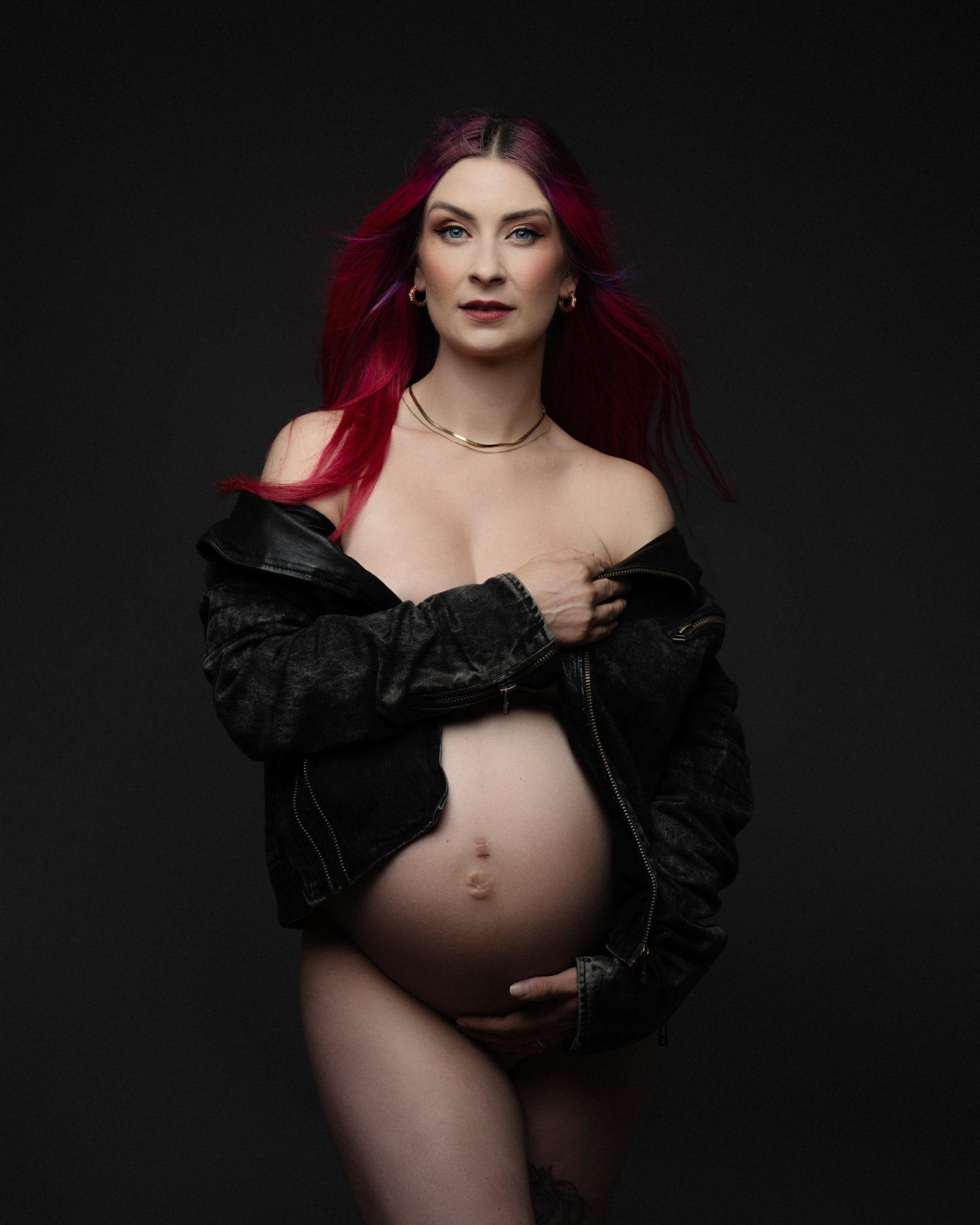 Maternity Photos, Dark and moody stylish maternity photography, Maternity Photography Tianna J-Williams Photography